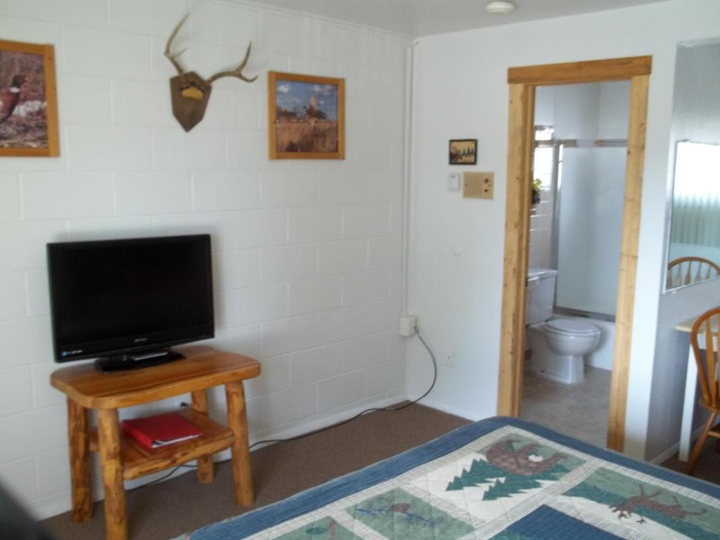 Budget Host Elk Antler Inn Термополіс Номер фото